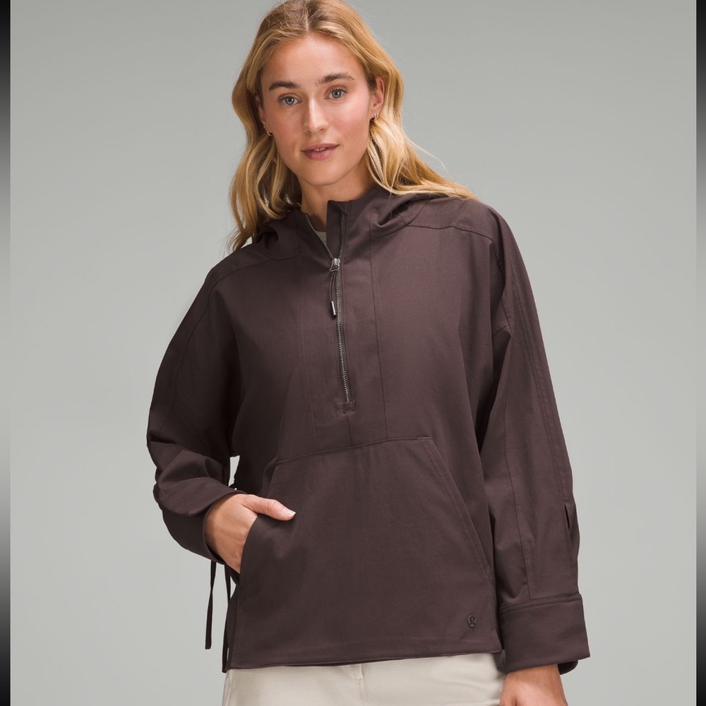 NWT sz s Lululemon athletic water repellent hooded jacket